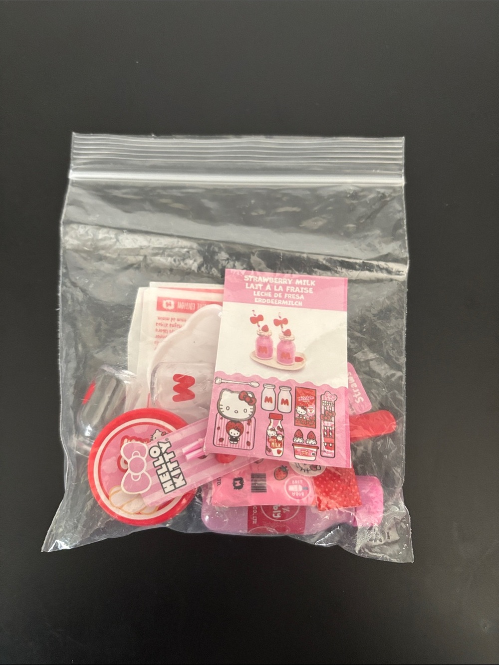Miniverse Hello Kitty Series 1 Strawberry Milk